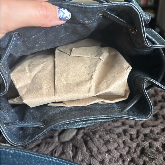 Vintage Gucci GG Supreme Drawstring Bucket Bag: 41.02.034 - Picture 13 of 14